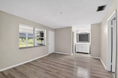 7205 W Oakridge Circle, Lake Worth, FL 33462 - Photo 18