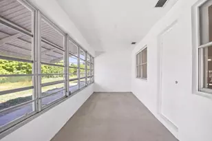 7205 W Oakridge Cir, Lake Worth, FL 33462 - Photo 22