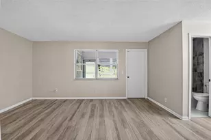 7205 W Oakridge Cir, Lake Worth, FL 33462 - Photo 18