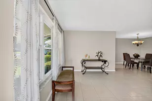 7205 W Oakridge Cir, Lake Worth, FL 33462 - Photo 4