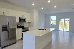 1124 SE 3rd St, Florida City, FL 33034 - Photo 2