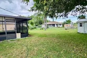 533 SW Carter Ave, Port Saint Lucie, FL 34983 - Photo 10