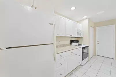 209 SW Chapman Avenue, Port Saint Lucie, FL 34984 - Photo 4
