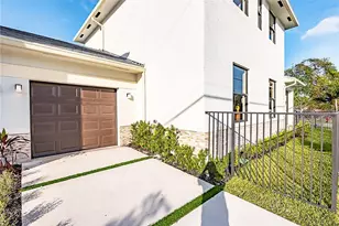 1101 NE 3rd Ave, Fort Lauderdale, FL 33304 - Photo 2