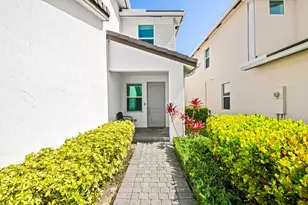 1131 Verde Ct, Deerfield Beach, FL 33064 - Photo 2