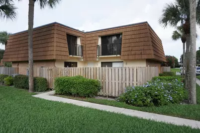 102 Heritage Way, West Palm Beach, FL 33407 - Photo 1