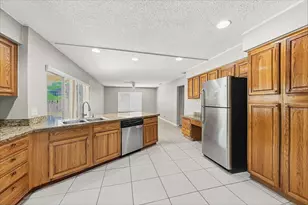 12725 Newton Pl, Wellington, FL 33414 - Photo 6