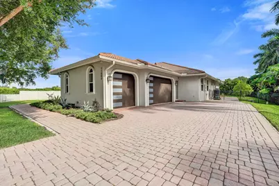 11800 NW 17th Place, Plantation, FL 33323 - Photo 4
