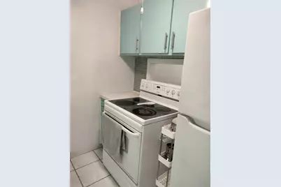 815 SW 10th Terrace #17V, Hallandale Beach, FL 33009 - Photo 8
