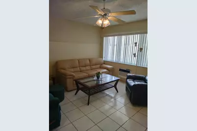 815 SW 10th Terrace #17V, Hallandale Beach, FL 33009 - Photo 2