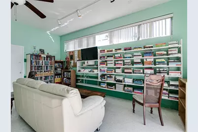 815 SW 10th Terrace #17V, Hallandale Beach, FL 33009 - Photo 14