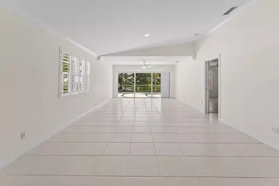 693 Hudson Bay Drive, Palm Beach Gardens, FL 33410 - Photo 12