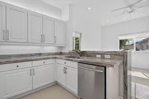7940 Exeter Cir E, Tamarac, FL 33321 - Photo 16