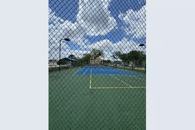 300 Palm Circle W #204, Pembroke Pines, FL 33025 - Photo 6