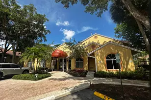954 Coral Club Dr, Coral Springs, FL 33071 - Photo 32