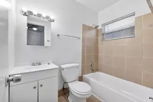 271 SW 1st St, Deerfield Beach, FL 33441 - Photo 4