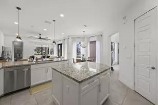 10432 N Lago Vista Cir, Parkland, FL 33076 - Photo 10