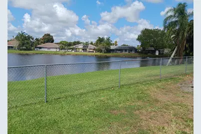 8353 Raymond Drive, Boynton Beach, FL 33472 - Photo 16