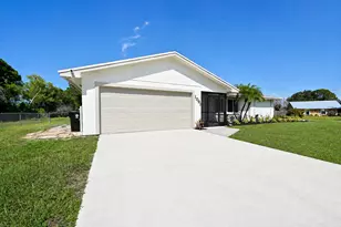 1091 SE Preston Ln, Port Saint Lucie, FL 34983 - Photo 4