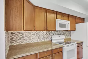 3024 30th Ln, Greenacres, FL 33463 - Photo 8