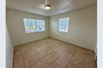 1061 W 4th Street, Riviera Beach, FL 33404 - Photo 4