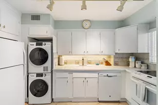 33 S Ocean Ave, Palm Beach Shores, FL 33404 - Photo 2
