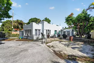 633 Franklin Rd, West Palm Beach, FL 33405 - Photo 1
