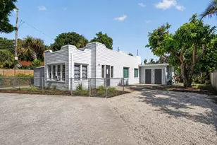 633 Franklin Rd, West Palm Beach, FL 33405 - Photo 2