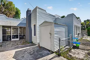 633 Franklin Rd, West Palm Beach, FL 33405 - Photo 2