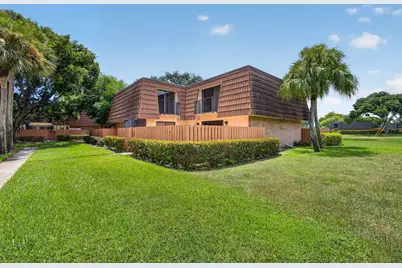 185 Charter Way, West Palm Beach, FL 33407 - Photo 2