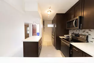 11060 S Lakeview Dr, Pembroke Pines, FL 33026 - Photo 28