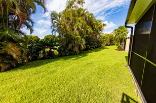 11060 S Lakeview Dr, Pembroke Pines, FL 33026 - Photo 1