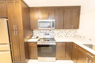 11060 S Lakeview Dr, Pembroke Pines, FL 33026 - Photo 42