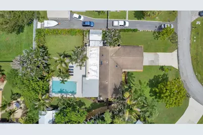 2488 NW South Manor Avenue, Stuart, FL 34994 - Photo 4