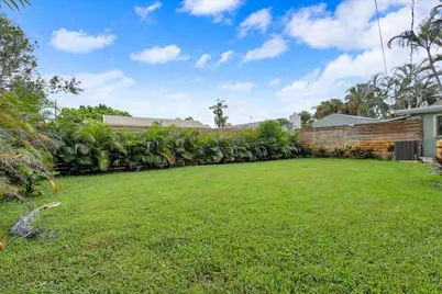 2488 NW South Manor Avenue, Stuart, FL 34994 - Photo 38