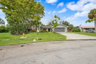2488 NW South Manor Ave, Stuart, FL 34994 - Photo 70