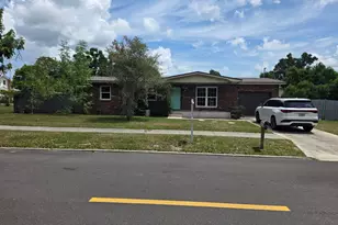 215 S Florida Ave, Avon Park, FL 33825 - Photo 1
