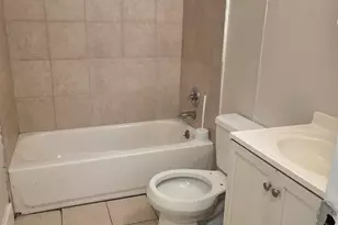 215 S Florida Ave, Avon Park, FL 33825 - Photo 2