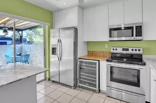 9428 NW 65th St, Tamarac, FL 33321 - Photo 2