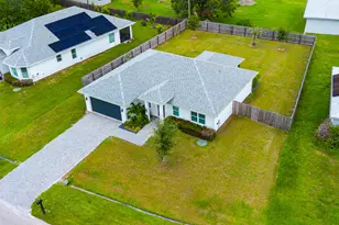 275 SW Elderberry Dr, Port Saint Lucie, FL 34953 - Photo 4