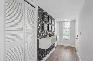 327 Lakeview Dr, Weston, FL 33326 - Photo 2