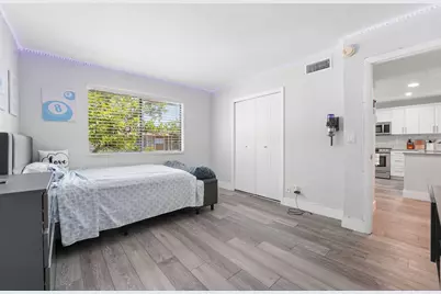 327 Lakeview Drive #203, Weston, FL 33326 - Photo 18