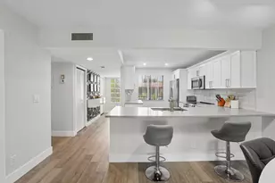 327 Lakeview Dr, Weston, FL 33326 - Photo 8