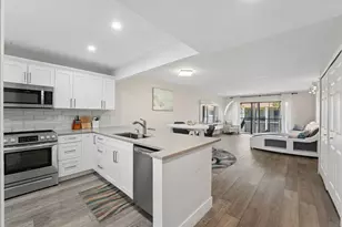 327 Lakeview Dr, Weston, FL 33326 - Photo 4