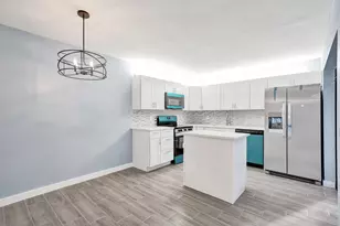 736 NW 98th Cir, Plantation, FL 33324 - Photo 4