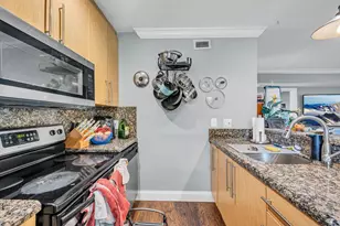 811 NE 14th Pl, Fort Lauderdale, FL 33304 - Photo 6