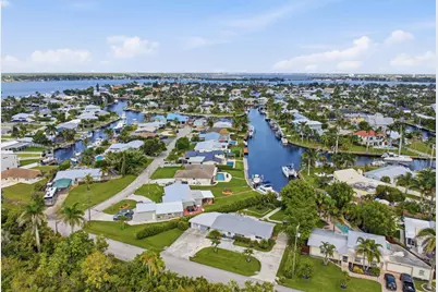 387 SW Riverway Boulevard, Palm City, FL 34990 - Photo 2
