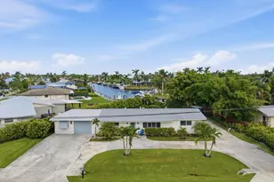 387 SW Riverway Blvd, Palm City, FL 34990 - Photo 2