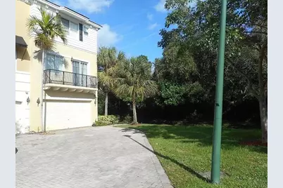 520 NW 39th Circle, Boca Raton, FL 33431 - Photo 2