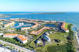 37 Harbour Isle Dr E, Fort Pierce, FL 34949 - Photo 10